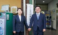 진교훈 강서구청장 후보, 사전투표 첫날 투표 완료