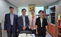 이정미 서울시의원, “덕수초 운동장 부지 환수” 서울시도 시민안전 차원서 나서야   서울시의회 주택공간위원회 이정미 의원(국민의힘, 중구1)은 19일 서울시의회 의원회관 의원연구실에서 덕수초등학교 관계자들과 면담을 갖고, 덕수초등학교 운동장 부지 환수와 운동장 내 행안부 화훼시설에 대한 안전 대책 마련을 위해 서울시 및 관계기관과 적극 협의하겠다고 밝혔다.